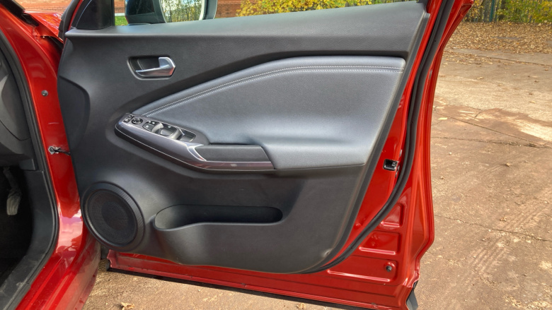 Nissan Juke 1.0 DiG-T 114 N-Connecta 5dr Petrol Hatchback